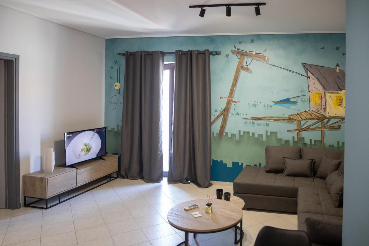 Petrino Suites Mesolonghi Mesolóngion Екстериор снимка