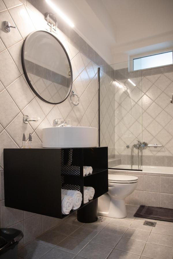 Petrino Suites Mesolonghi Mesolóngion Екстериор снимка