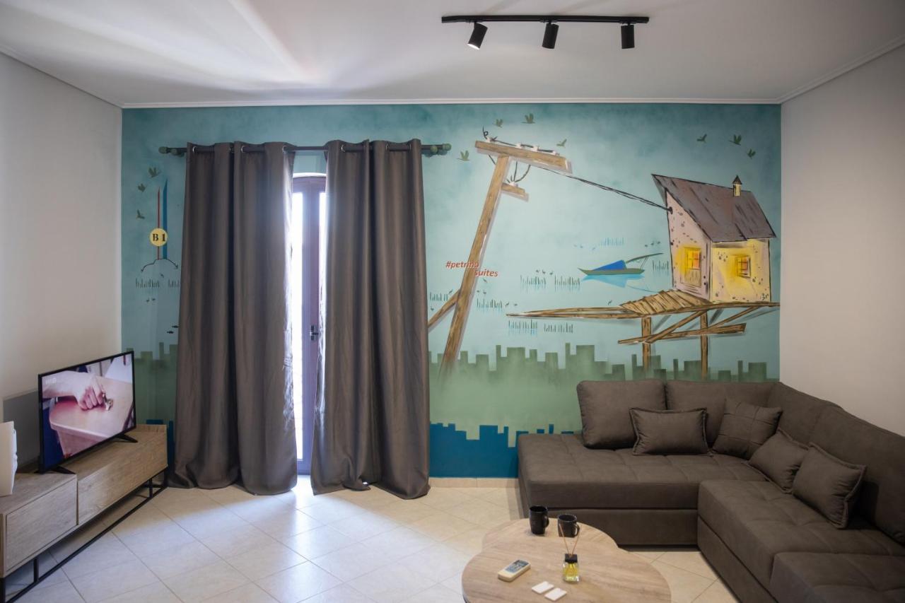Petrino Suites Mesolonghi Mesolóngion Екстериор снимка